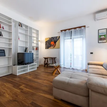 Dolce Al Colosseo Apartment